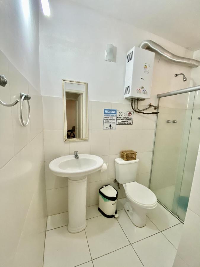 Rio Guesthouse - Um Quarteirao Da Praia De Copacabana 리오데자네이루 외부 사진